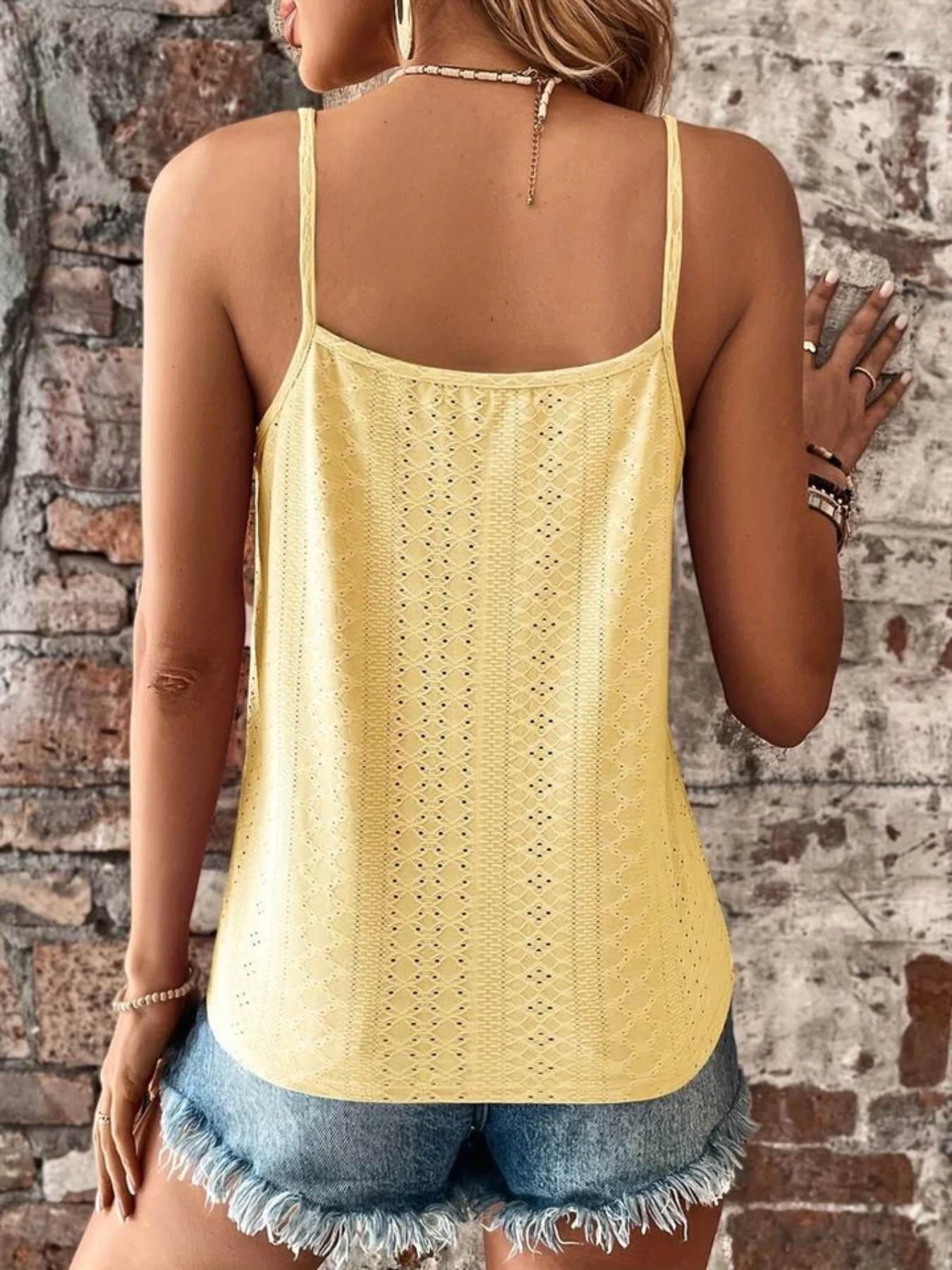 Chic Summer Top for Women – Stylish Lightweight Blouse with Trendy Design