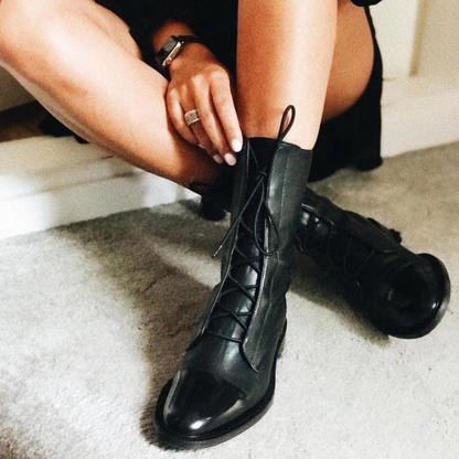 Women's Black Flat Boots – Stylish Comfortable Footwear for Everyday Wear