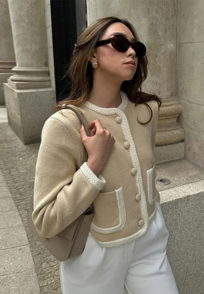 Women's Short Cardigan Beige – Lightweight Knit Sweater for Casual Wear