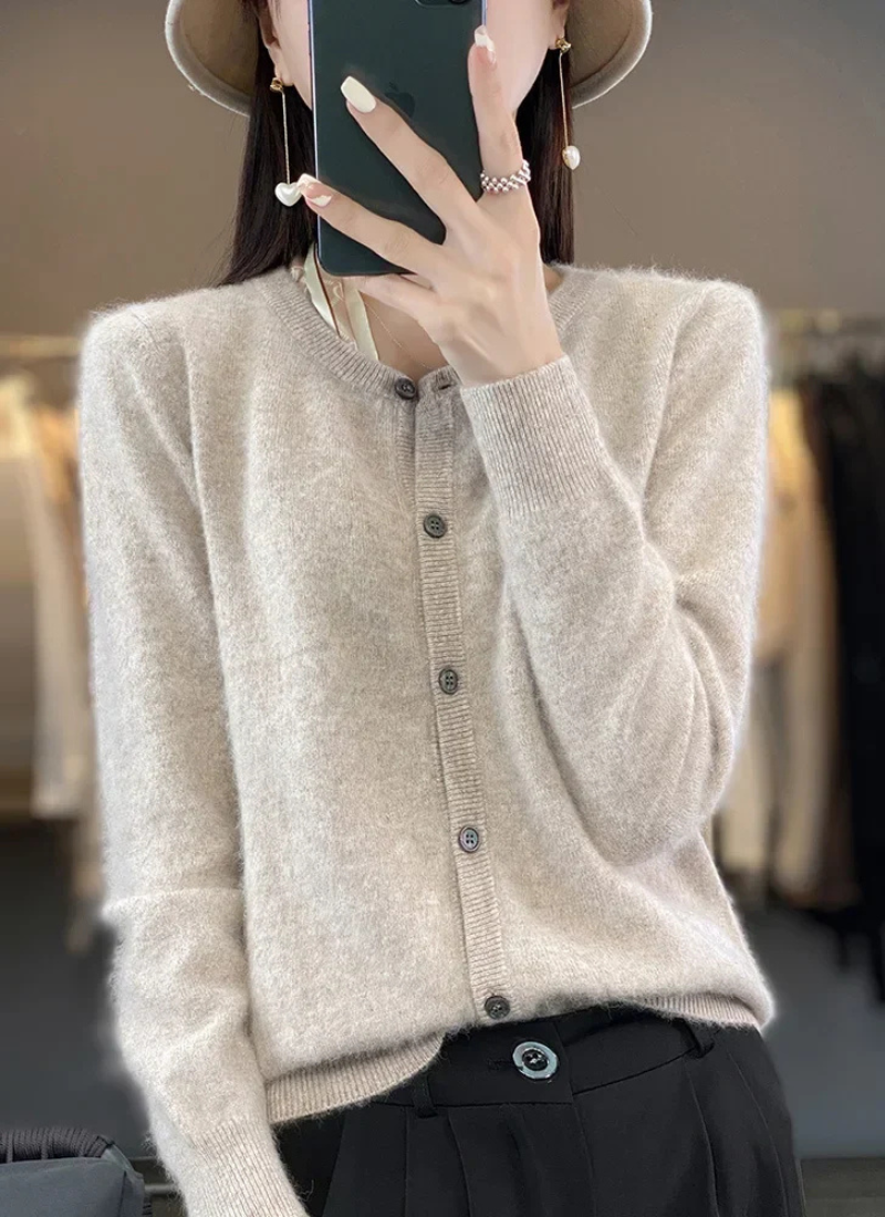 Women's Short Cardigan Beige – Lightweight Knit Sweater for Casual Wear