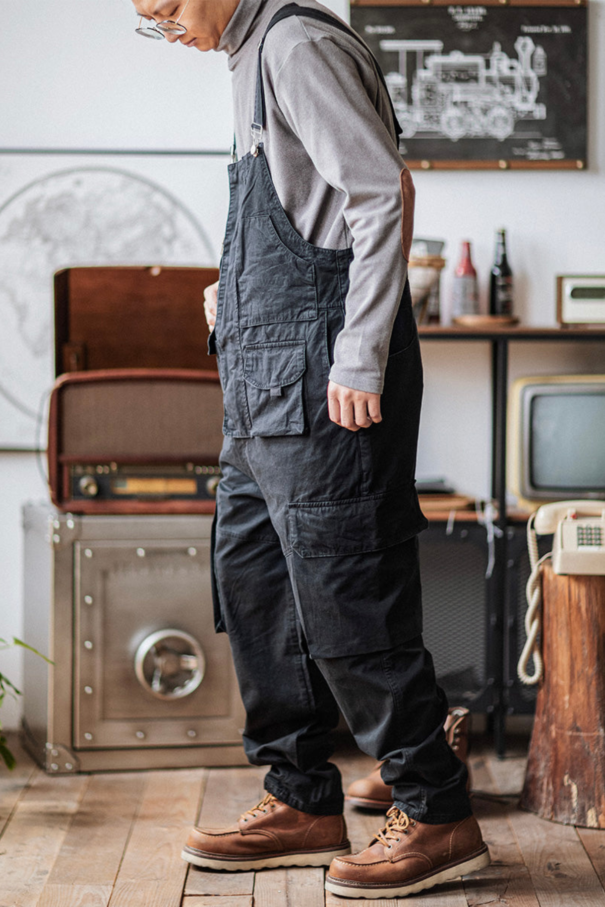 Men's Black Overalls – Durable Workwear with Pockets for Heavy-Duty Use