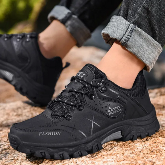 Men's Trekking Shoes – Durable Black Hiking Footwear for Outdoor Adventures